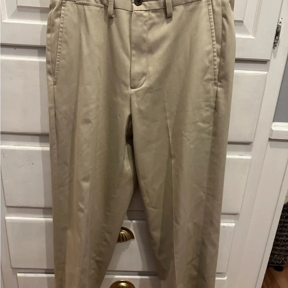 Eddie Bauer Pants Men’s 35/32 Beige Wrinkle Resistant Classic Fit Khaki no hem
